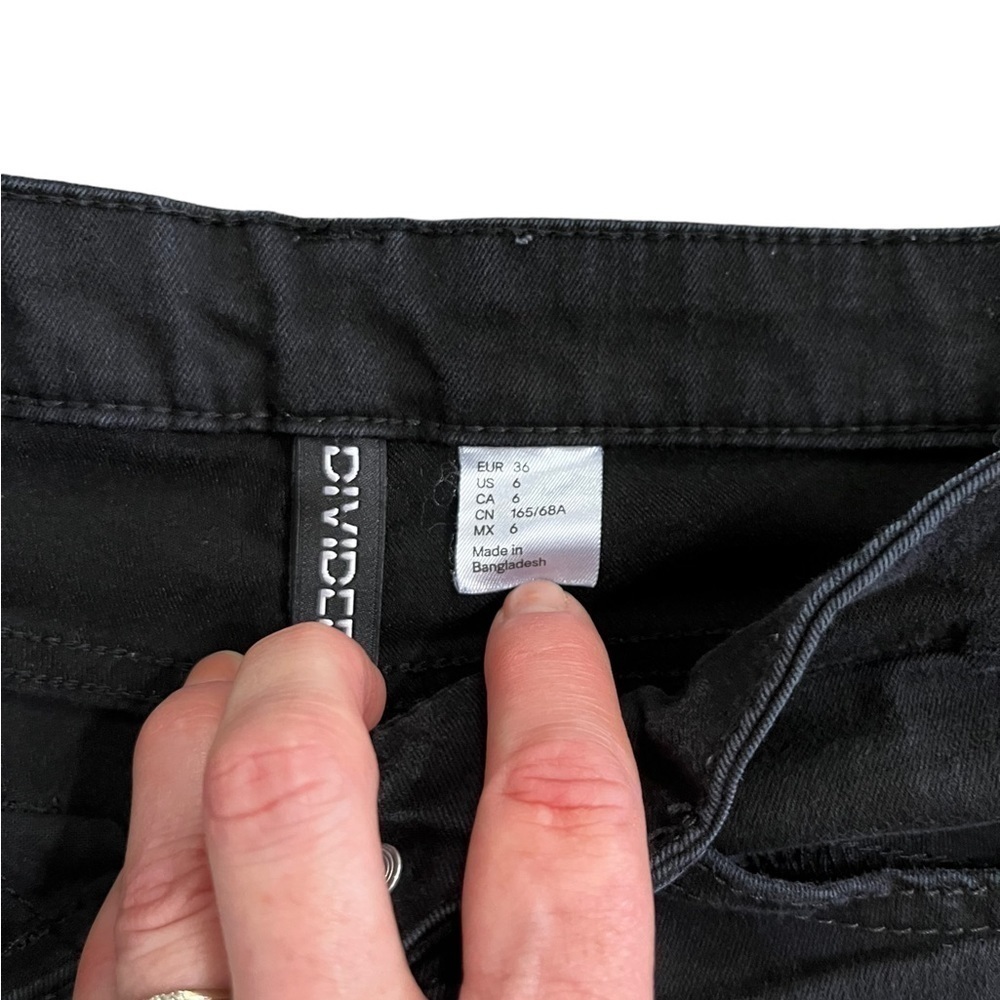 H & M Divided Black Skinny Jeans - Picture 3 of 8